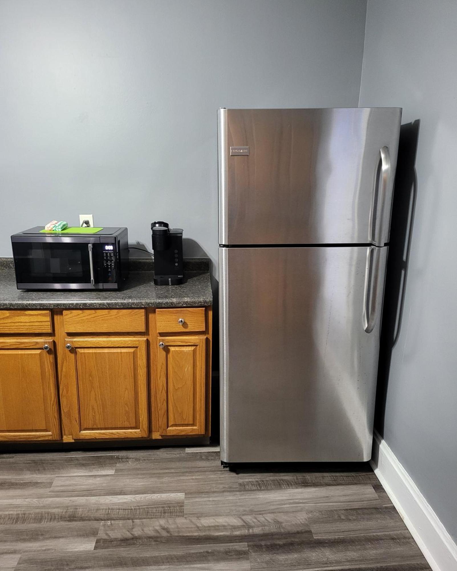 Guest Room With Two Double Beds In Columbus Oh, Airport Location Екстер'єр фото