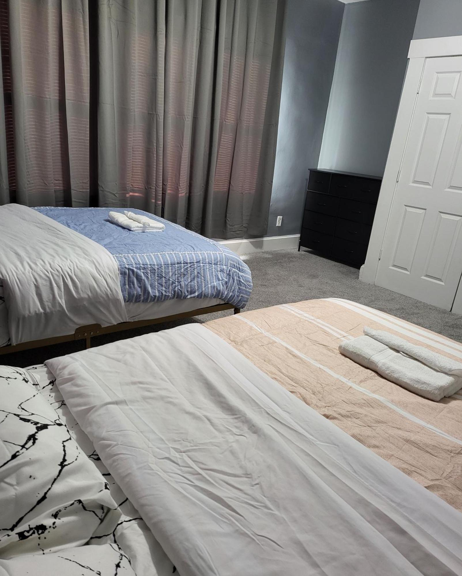 Guest Room With Two Double Beds In Columbus Oh, Airport Location Екстер'єр фото