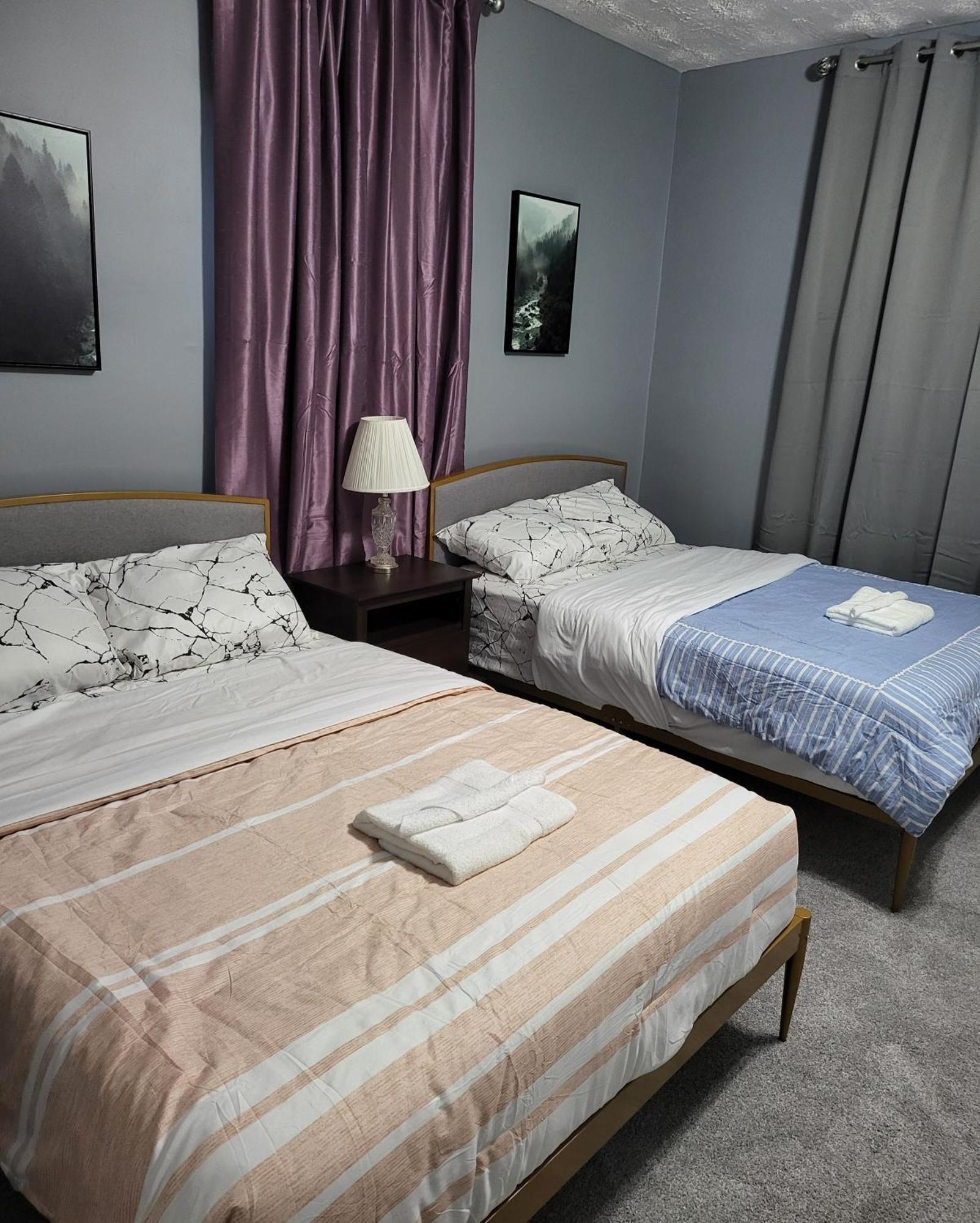 Guest Room With Two Double Beds In Columbus Oh, Airport Location Екстер'єр фото